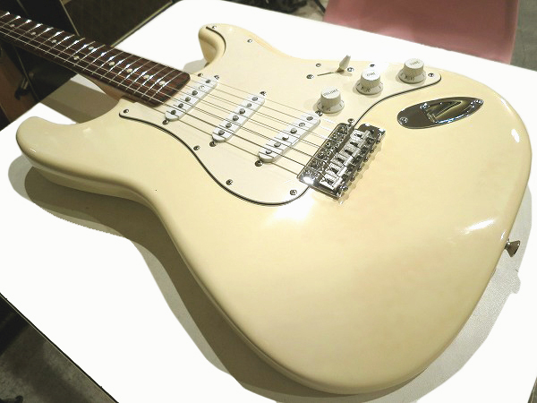 Fender Mexico 1999-2000年製 Classic 70s Stratocaster OWT 美品 良好 - Teenarama!  Used Guitar - 中古ギター・ベース・アンプ・エフェクター / 中古楽器販売・買取 / POWERPOP / ROCK'N'ROLL /  PUNK