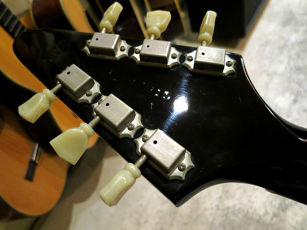 驚きの破格値 Gibson Gibson 1967 Flying V 1993年製の通販 by yoshi's shop｜ギブソンならラクマ 
