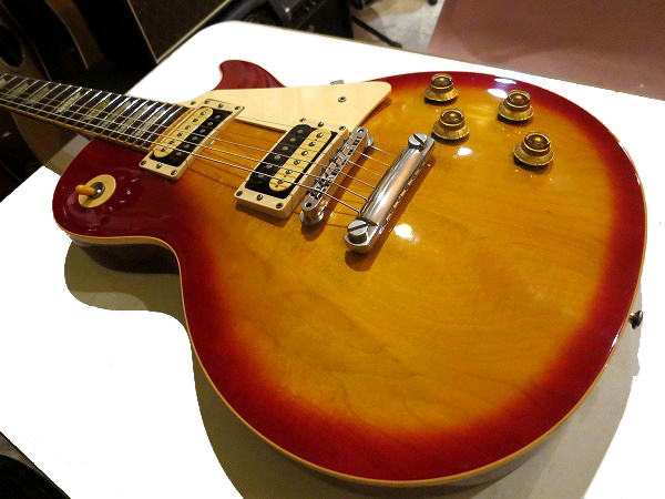 Gibson USA 1998年製 Les Paul Classic 美品 良好 - Teenarama! Used Guitar - 中古ギター・ベース・アンプ・エフェクター  / 中古楽器販売・買取 / POWERPOP / ROCK'N'ROLL / PUNK